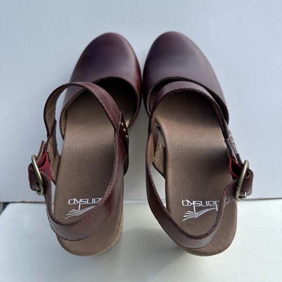 Dansko Women’s EU 39/US 8.5 Cherry Mary Jane Ankle Strap Heels Clogs Sandals - Picture 5 of 8